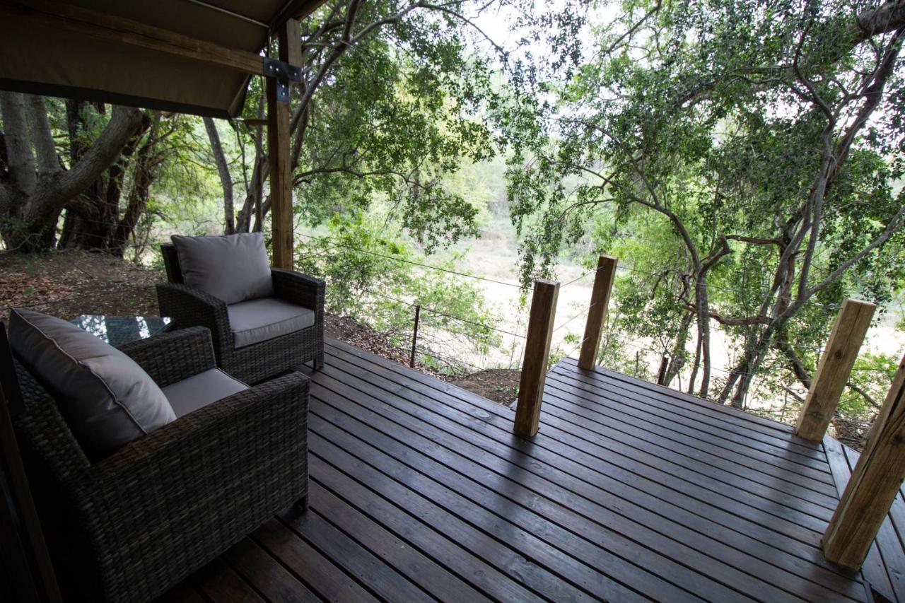 Little Africa Safari Lodge *
